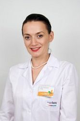 Комар Олена Романівна